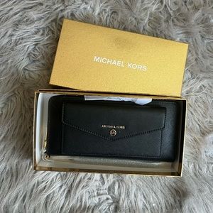 Michael Kors Large Leather Pocket Travel Wallet-Black; NWT-Original Box